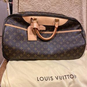 Beautiful LV  travel bag